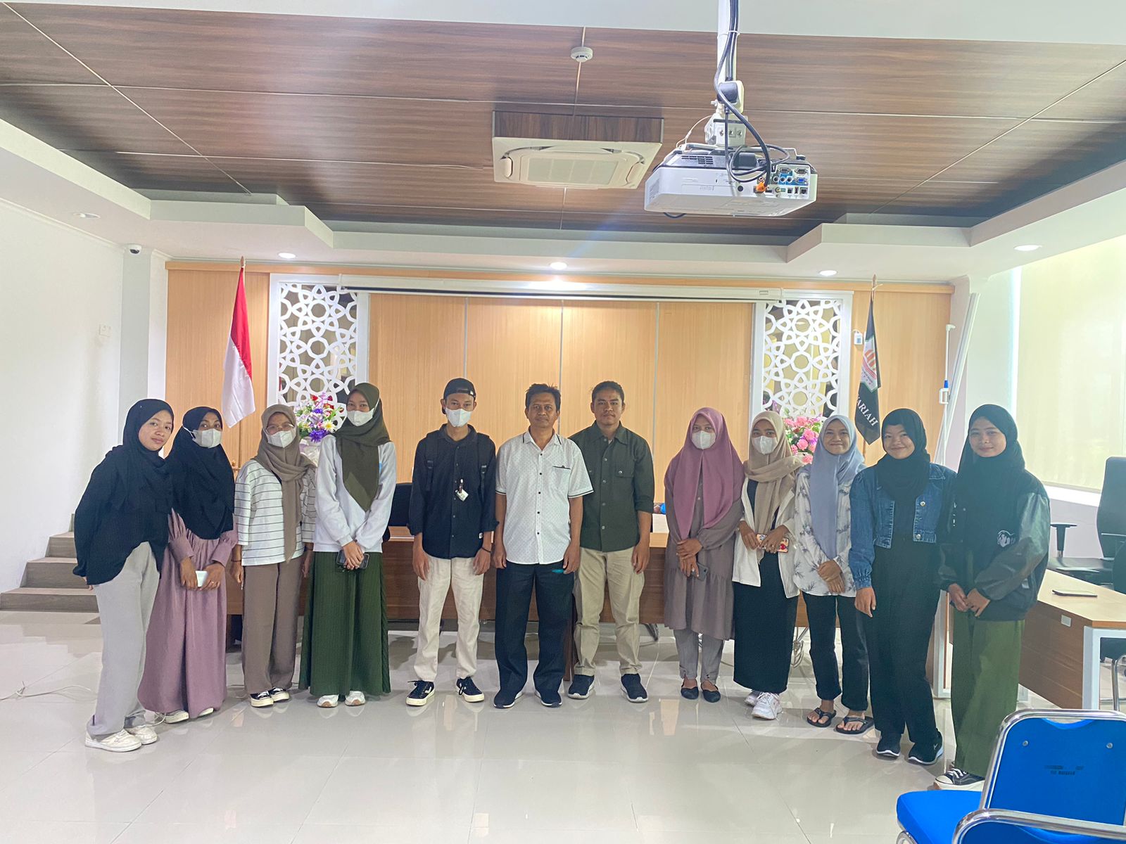 ENGLISH CLUB OF SYARIAH (CES) MEMULAI KEGIATAN BELAJAR MENGAJAR