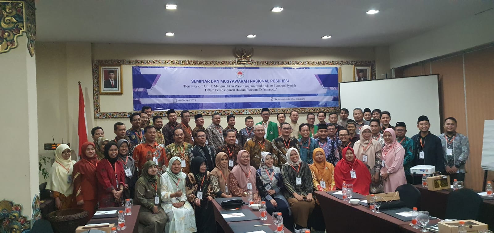 KETUA PRODI HUKUM EKONOMI SYARIAH UIN MATARAM MENGIKUTI SEMINAR DAN MUNAS NASIONAL POSDHESI DI YOGYAKARTA