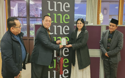 FAKULTAS SYARIAH UIN MATARAM DAN FAKULTAS EKONOMI BISNIS DAN HUKUM, UNE ARMIDALE, AUSTRALIA JALIN KERJA SAMA INTERNASIONAL