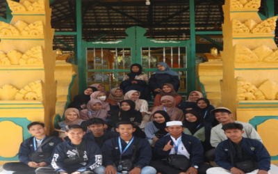 MAHASISWA KKL IAIN PONTIANAK DAN KKP UIN MATARAM BERKUNJUNG KE 3 TEMPAT BERSEJARAH