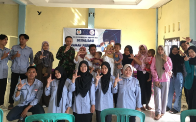 SOSIALISASI KREATIVITAS BERDAYA: MEMBANGUN KEMANDIRIAN EKONOMI PEREMPUAN MELALUI SENI MERANGKAI BUKET DI DESA BAREJULAT
