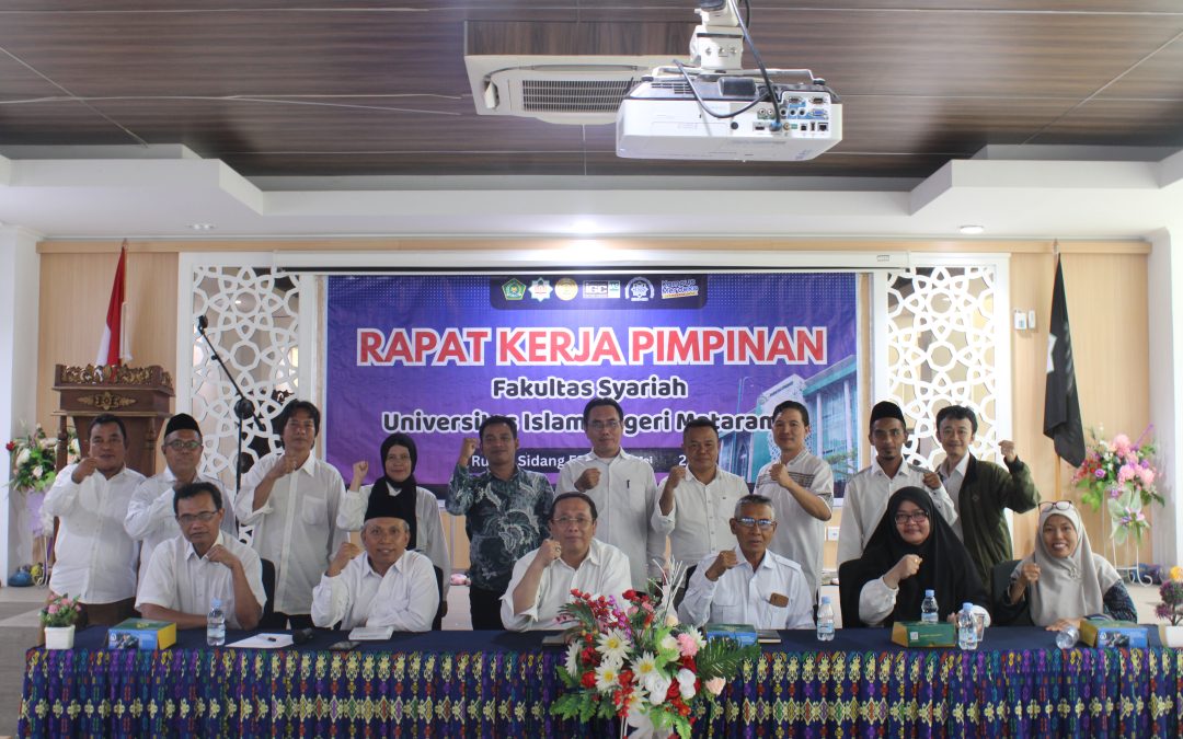 KEGIATAN RAPAT KERJA PIMPINAN FAKULTAS SYARIAH